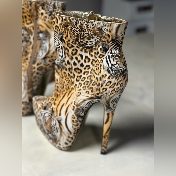 Bumber Platform Boots Tiger Print size 6 - Picture 5 of 6